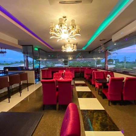 Grand Diamond Hotel Trinidad Piarco Luaran gambar