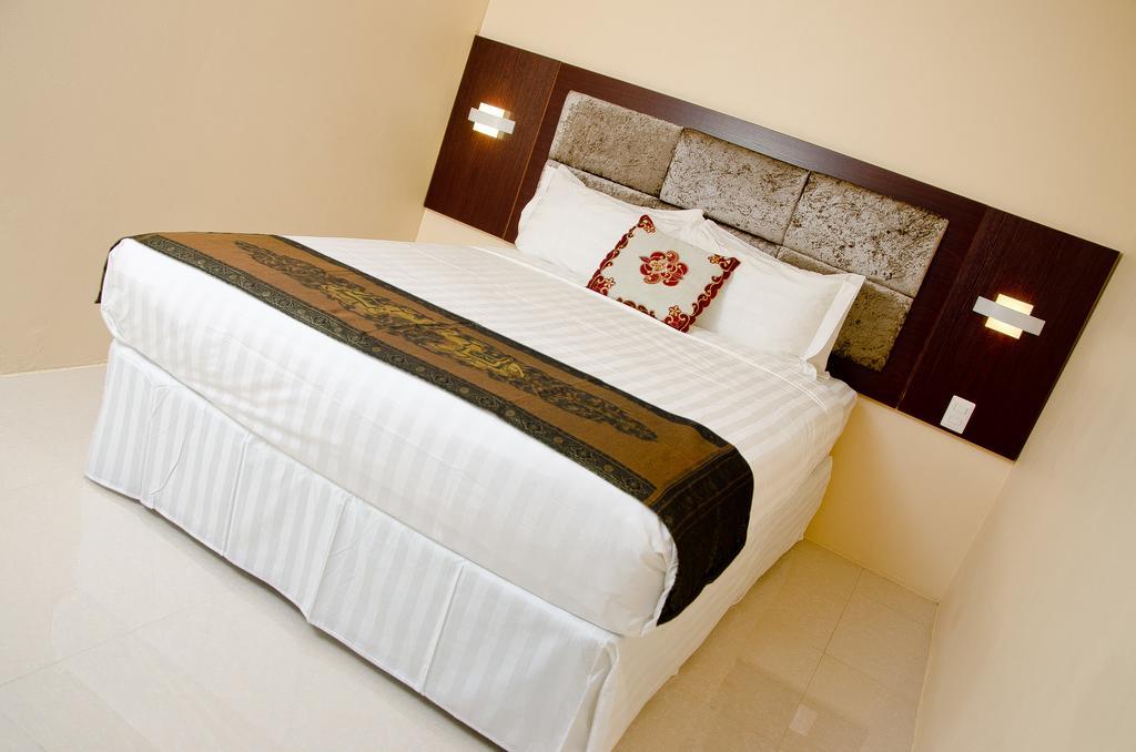 Grand Diamond Hotel Trinidad Piarco Luaran gambar